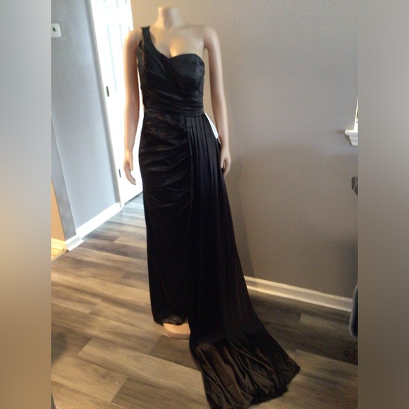 Formal Dress - Picture 2 of 5